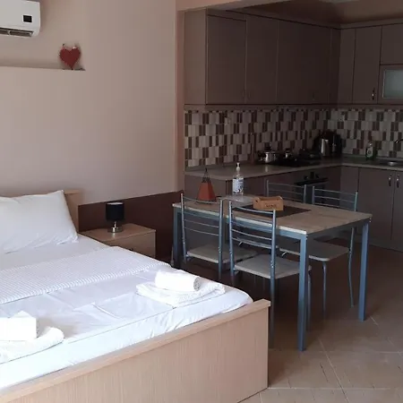 Casa Di Leni Apartment Palaiontsiflikion Exterior photo